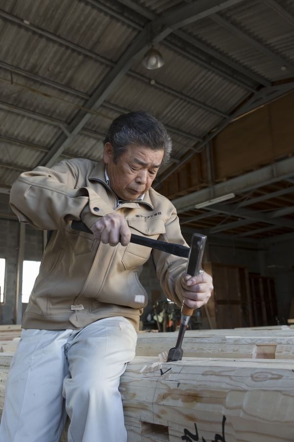 大工の手刻み。曲げ強度が高い“太鼓梁” | 株式会社ヤマタケ建設