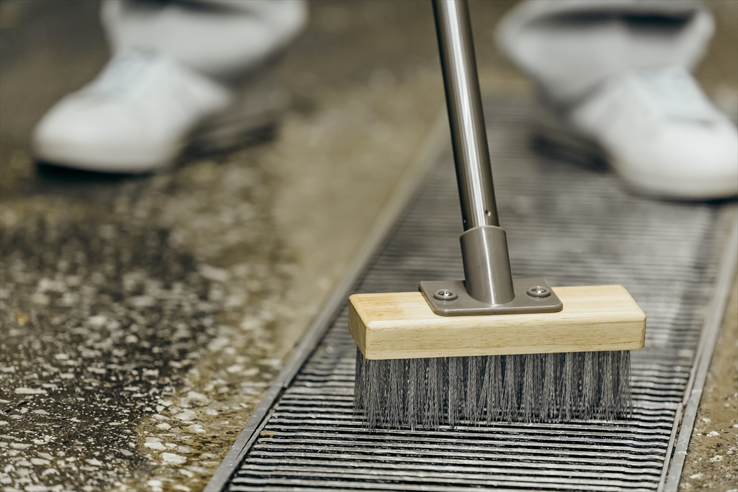 2989.jp+ デッキブラシワイヤー18 | 山崎産業株式会社 家庭用品事業