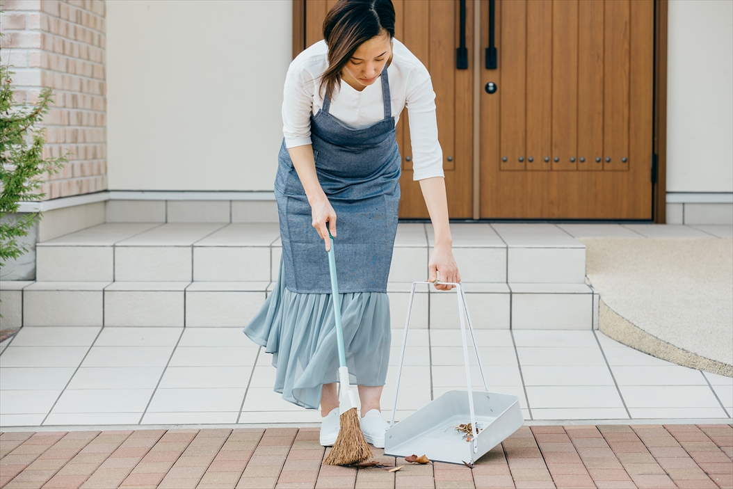 2989.jp+ 三ツ手チリトリD | 山崎産業株式会社 家庭用品事業