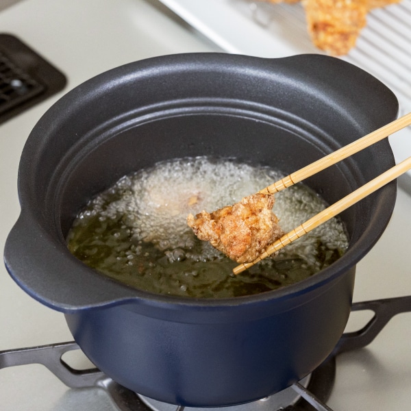 万能鍋 大（IH対応）(ネイビー)｜鍋・フライヤー・ケトル｜料理家 栗原