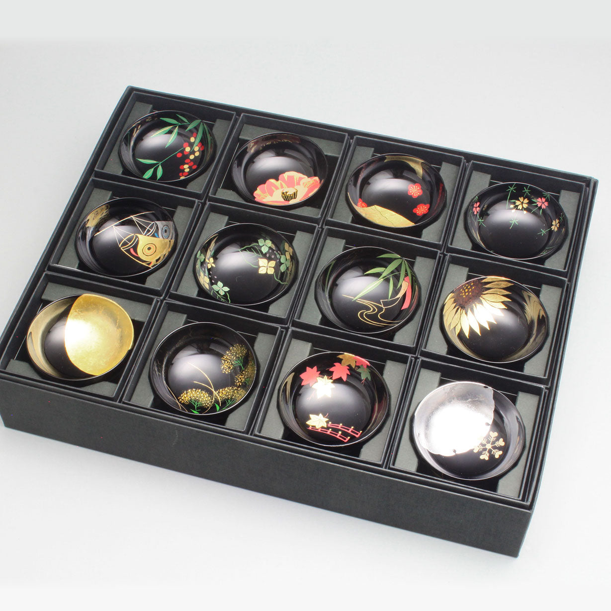 十二か月冷酒杯セット – 象彦 公式オンラインショップ