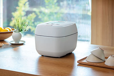 縦・横・斜めの激しい対流を実現した「3DローテーションIH構造」搭載