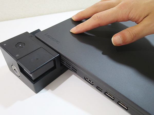 ThinkPad X260 ウルトラドックをドッキングしてデュアルモニター