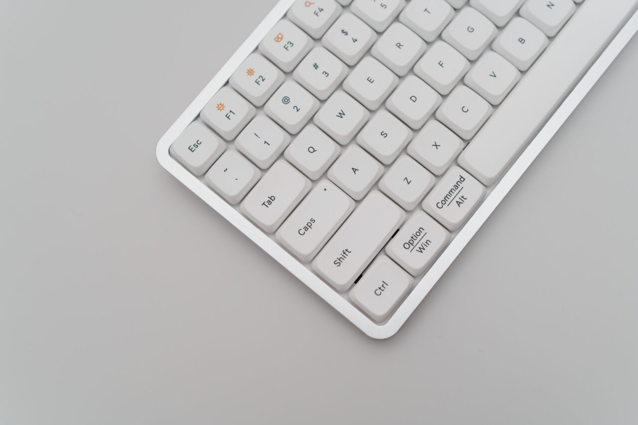 Lofree Flow レビュー：究極のタイピング体験をもたらすミニマル