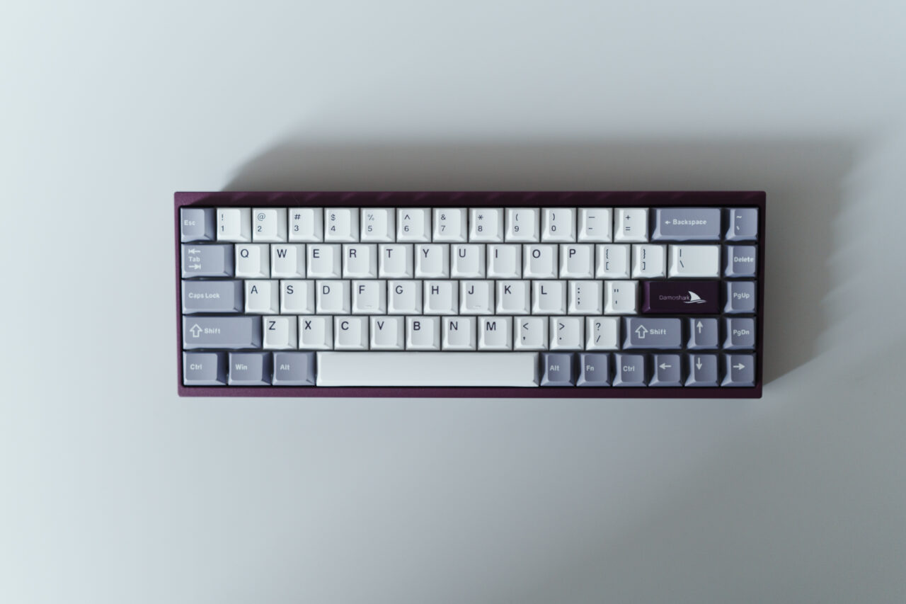 Darmoshark KT68 レビュー：洗練されたパープルデザインが魅力的な