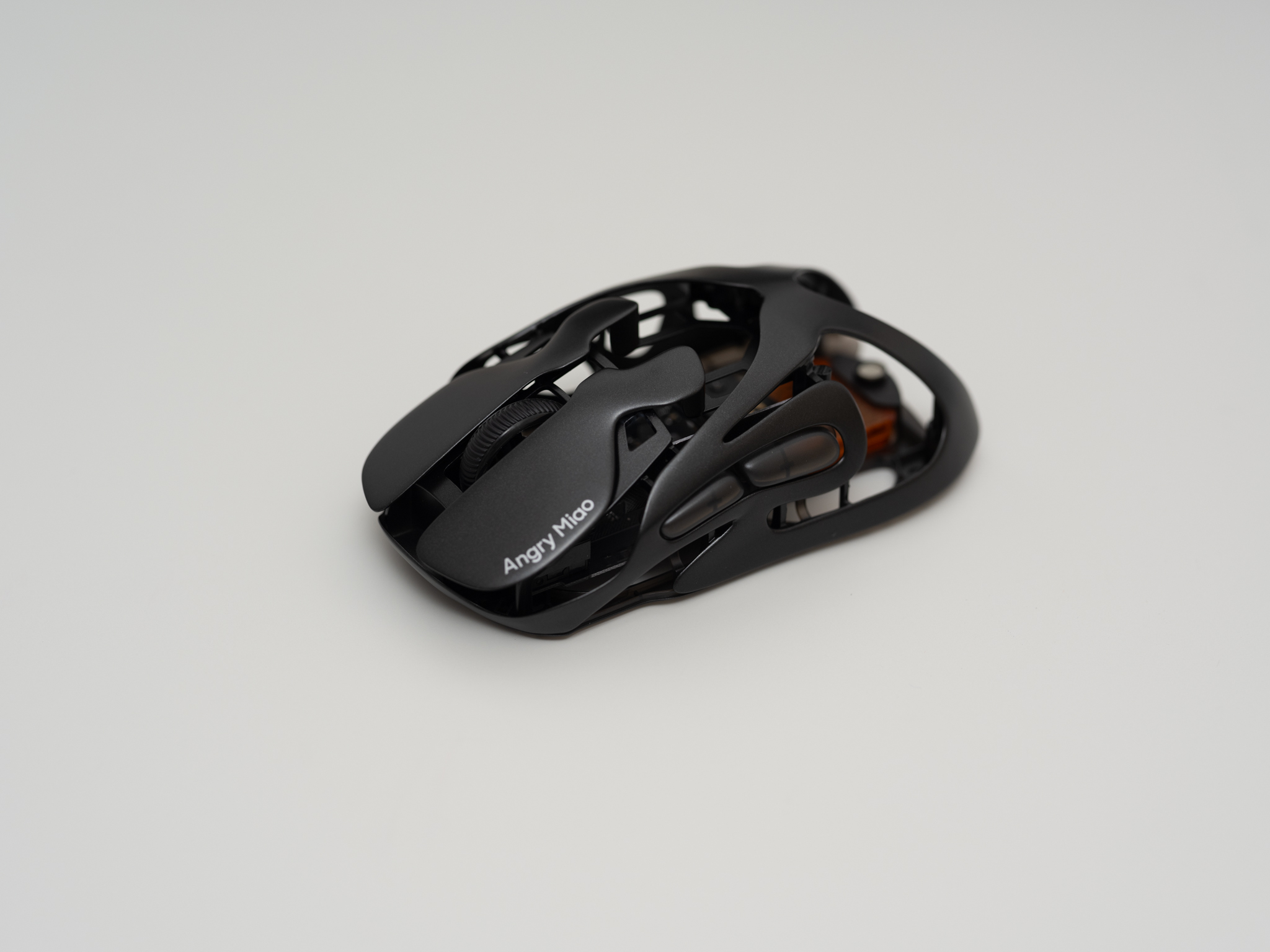 Angry Miao AM INFINITY MOUSE レビュー：ホットスワップ式バッテリー