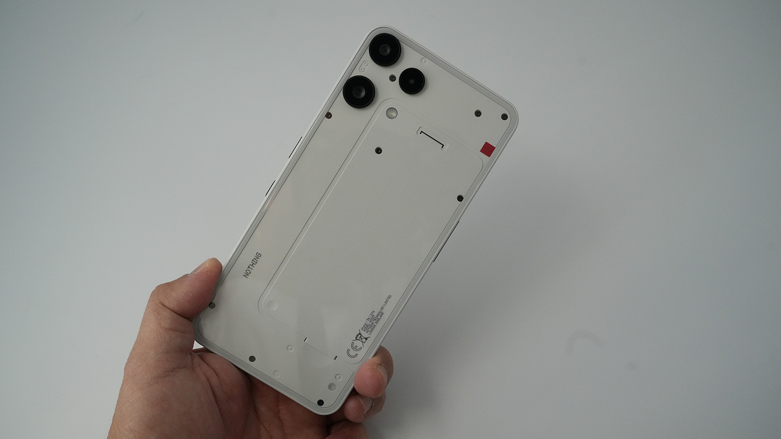 Nothing初エントリースマホ「Phone（3a）Lite」、普段使いに十分の完成