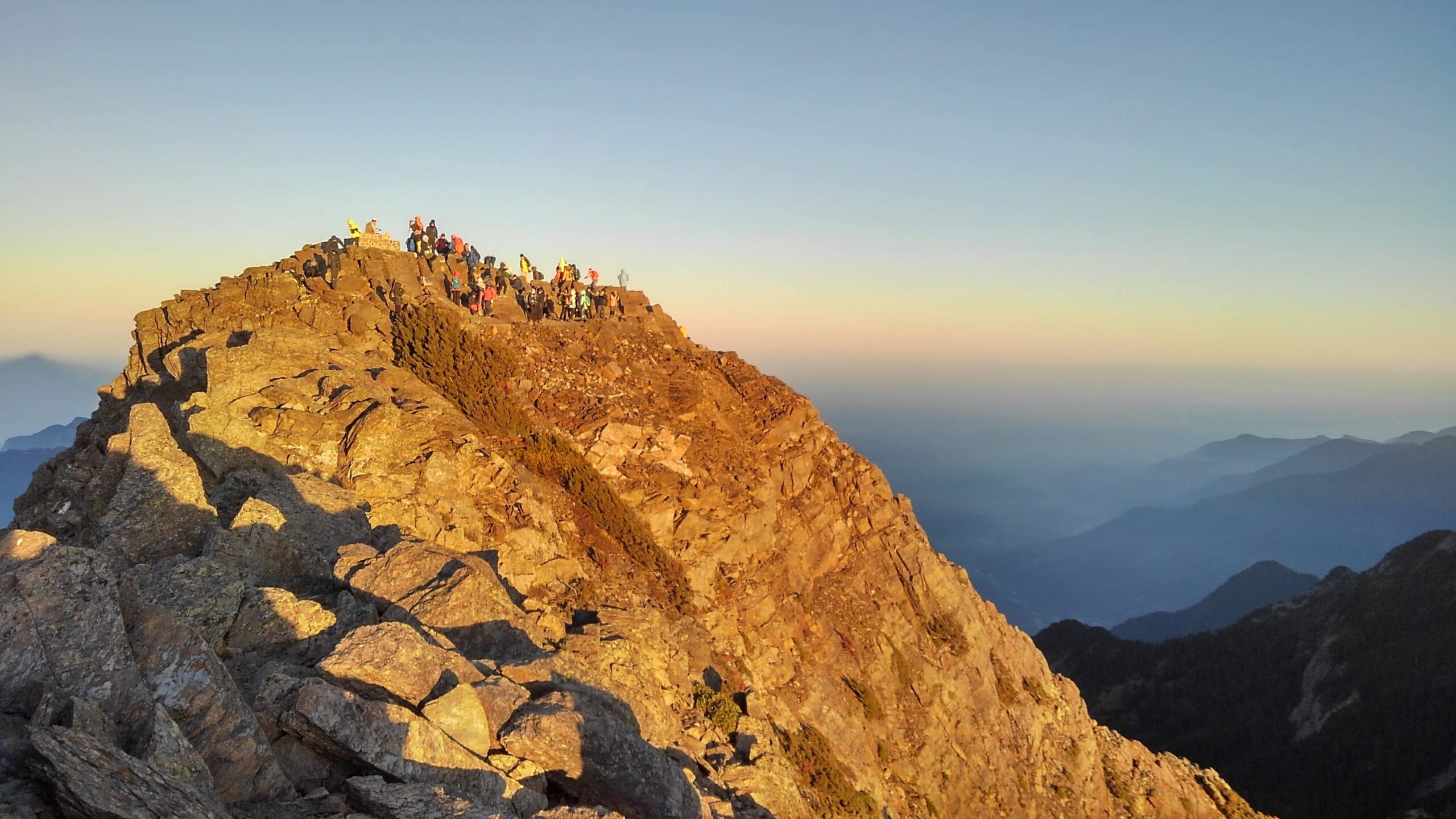 5月5日出発 ｜GW利用10名限定！ 台湾最高峰玉山登頂4日間 | 株式会社山と風