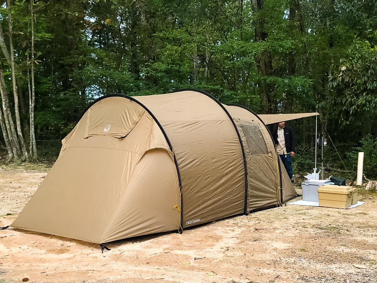 夫婦キャンプにおすすめの2ルームテント ノルディスクのレイサ4を