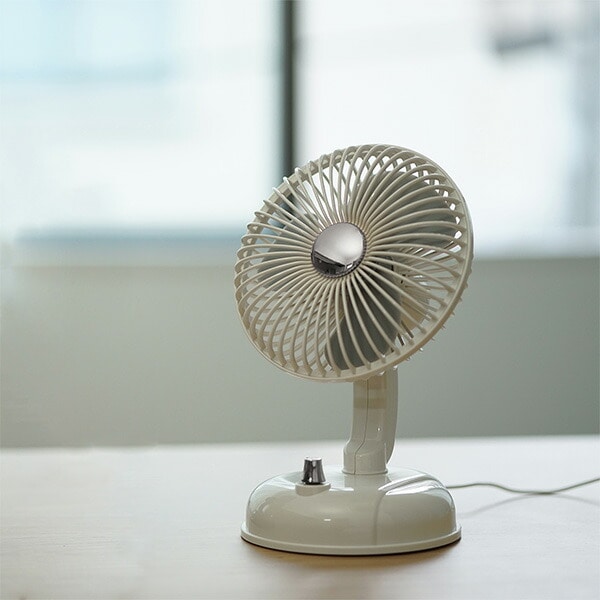販売終了】卓上扇風機 デスクファン スリム 自然風 USB レトロ