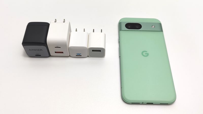 Google Pixel 8a」実機を手持ちのPD急速充電器で充電してみた！純正