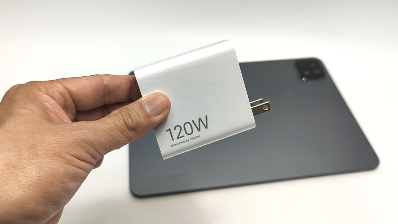コスパ炸裂！「Xiaomi Pad 6S Pro」実機で付属品を詳しくチェック