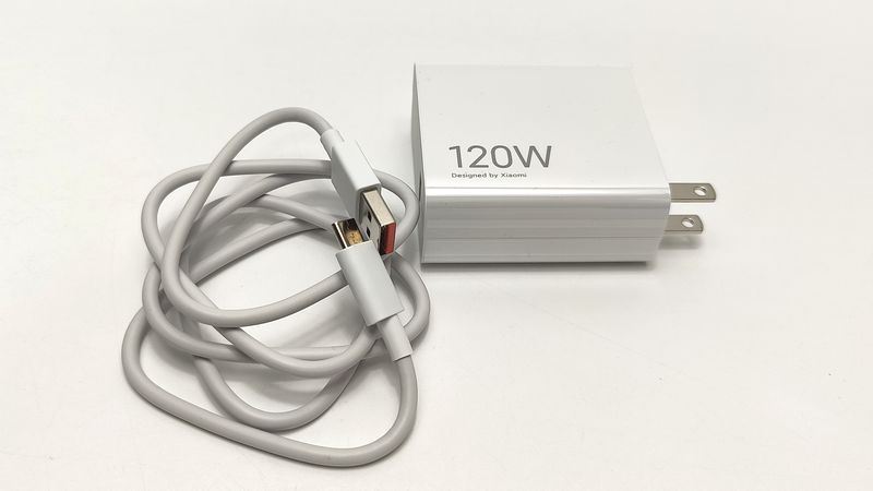 コスパ炸裂！「Xiaomi Pad 6S Pro」実機で付属品を詳しくチェック