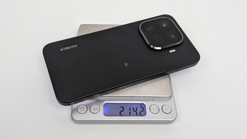 Xiaomi 15T Pro」実機で付属品を詳しくチェック！保護ケースや保護