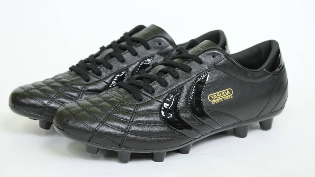 オールカンガルーレザーのスパイク「Ligaresta Pro」のオールブラック