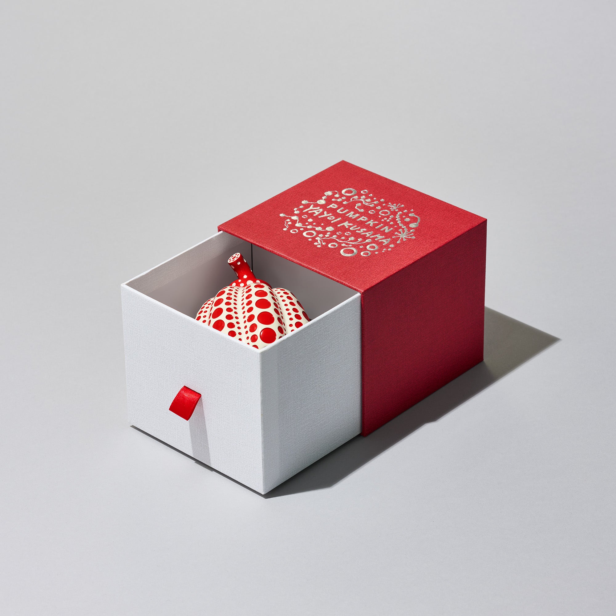 オブジェ かぼちゃ（赤白）｜草間彌生 アートグッズ公式オンラインストア