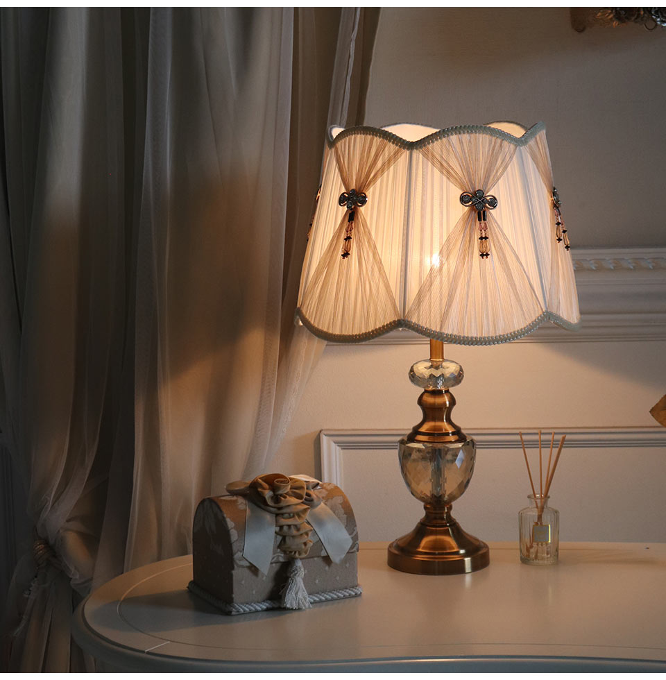 可愛いテーブルランプ ロココクラシック アンティークホワイト