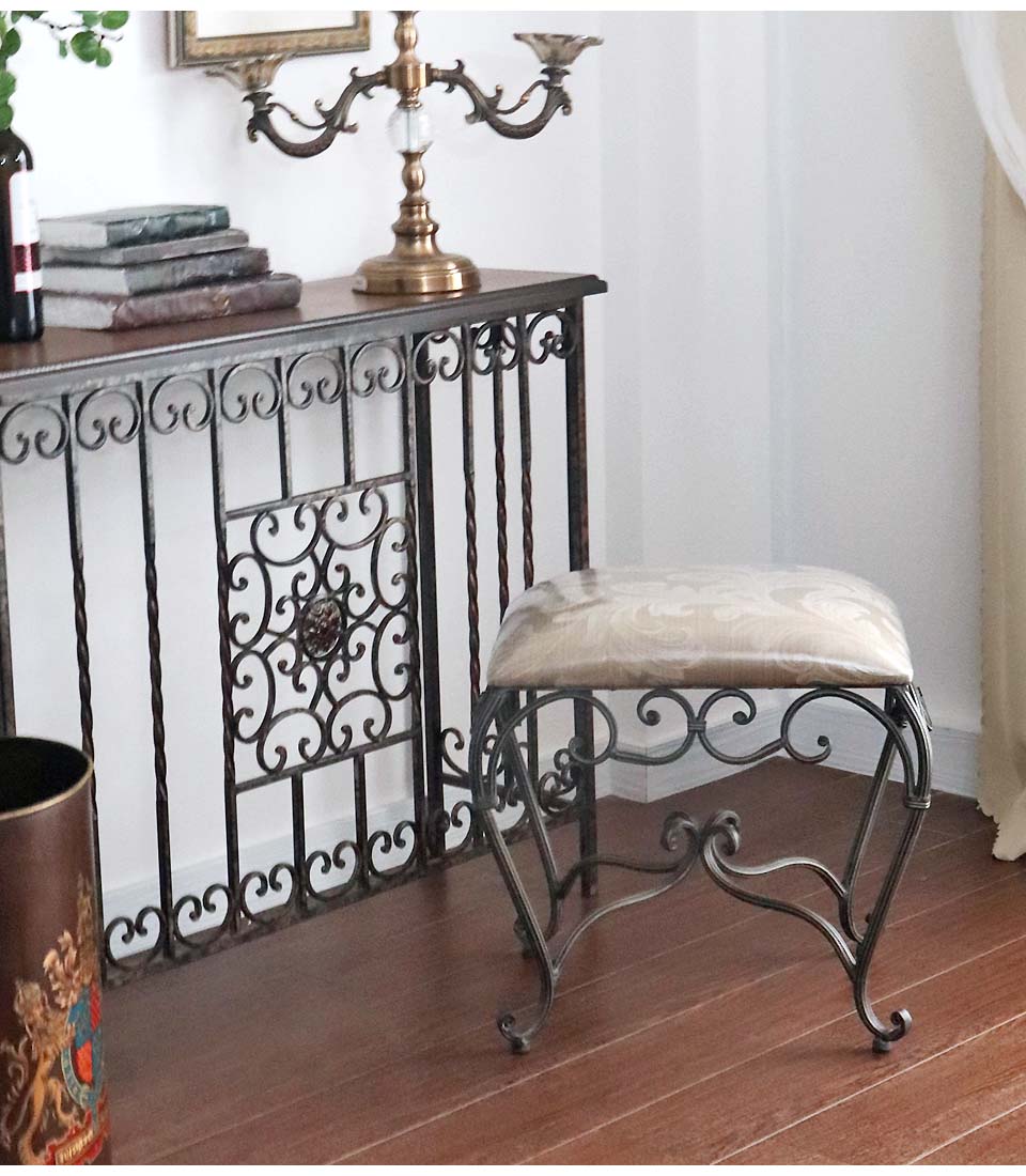 アンティーク調 おしゃれなアイアンコンパクトスツール 猫脚