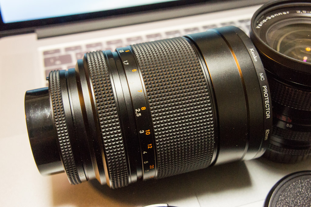 YASHICA-CONTAX Carl Zeiss Vario-Sonnar 35-135mm F3.3-4.5 と 80