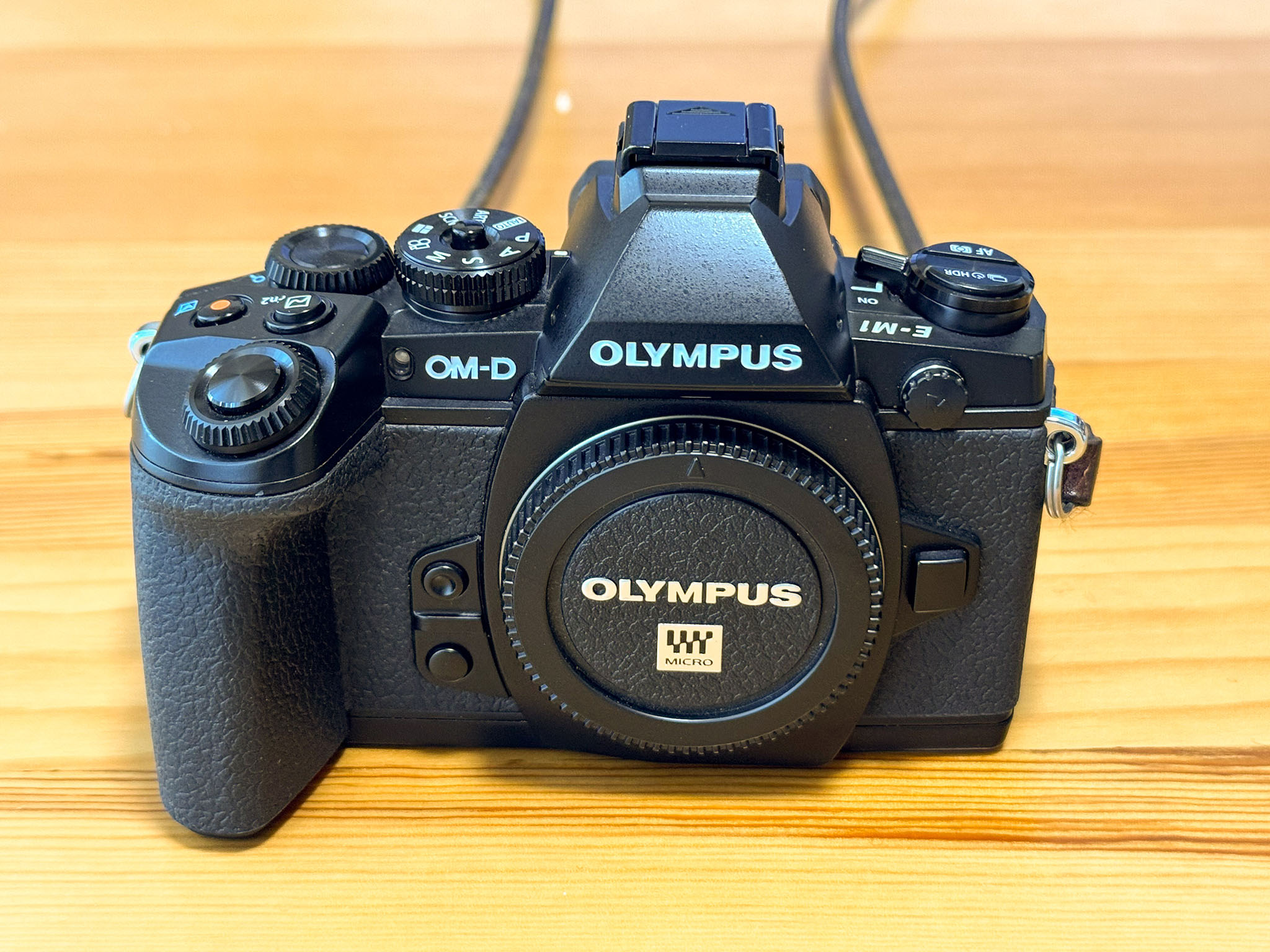 OLYMPUS OM-D E-M1 初代 - 晴れ時々ジャズ、雨のちカメラ