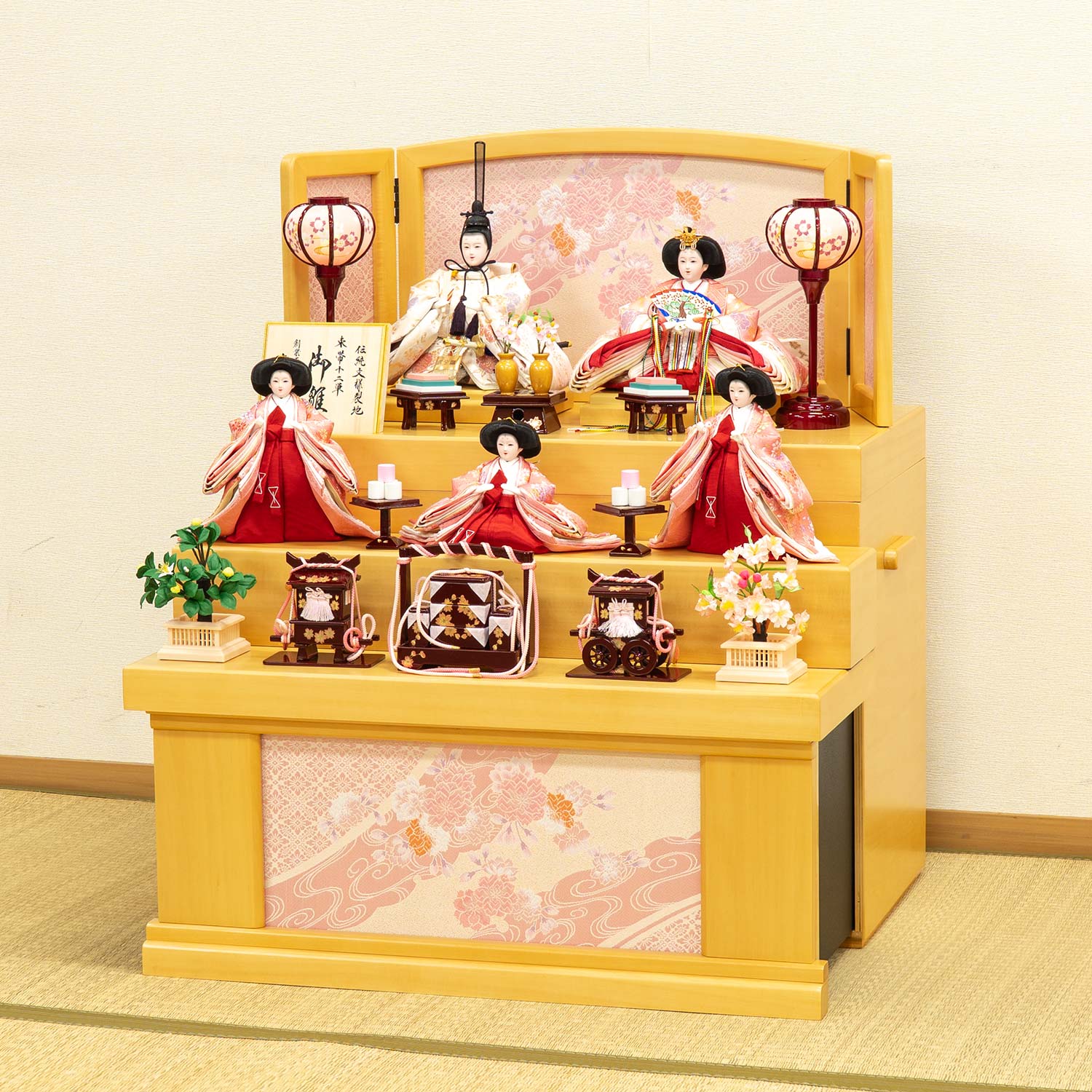 三段飾り 商品一覧 | 雛人形（ひな人形）・五月人形の吉徳