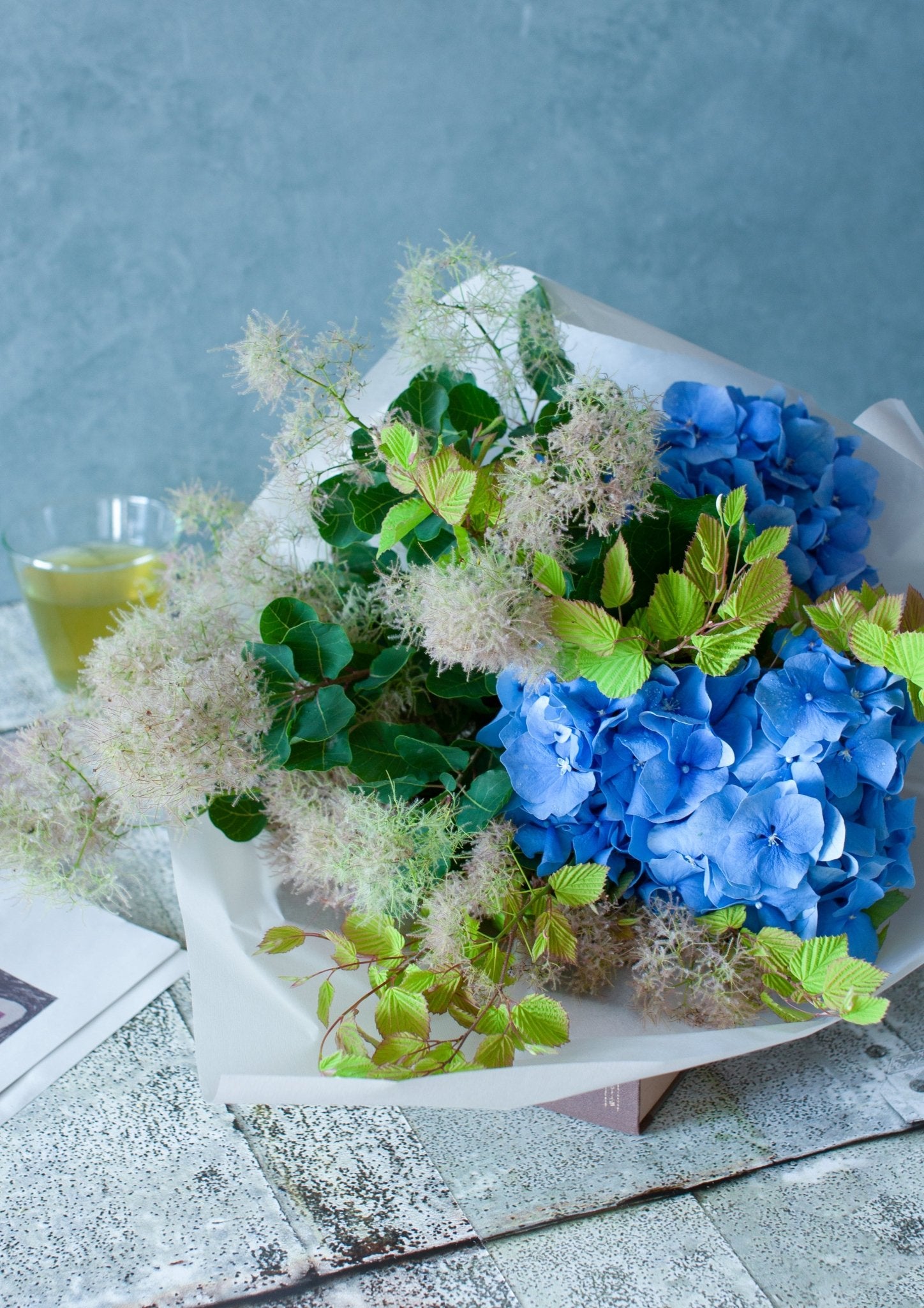 季節を贈るバースデーフラワー 6月「スモークツリーと紫陽花