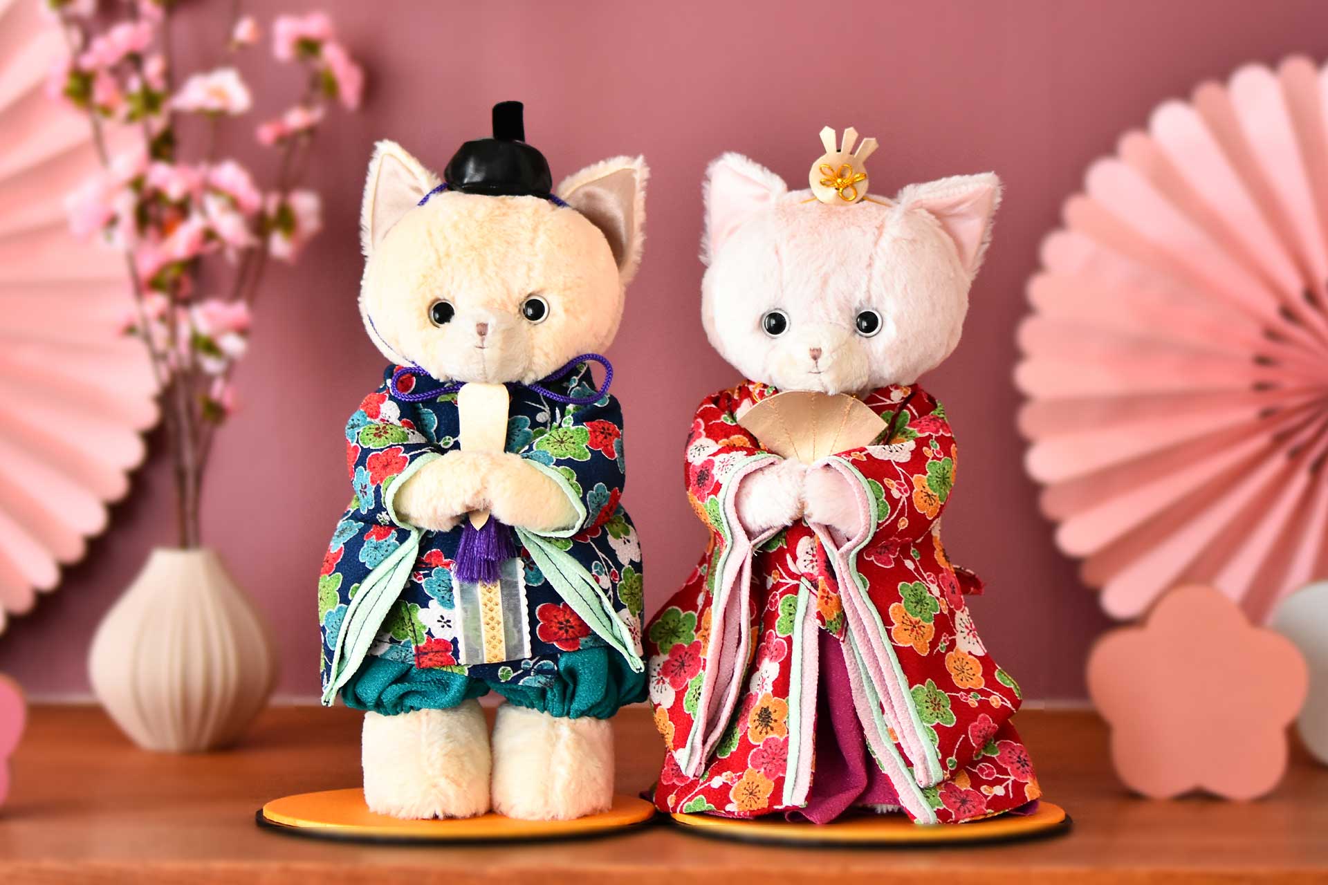 さわって楽しめる新スタイルのお雛様「ネコの立ち雛飾り」🎎 小さな