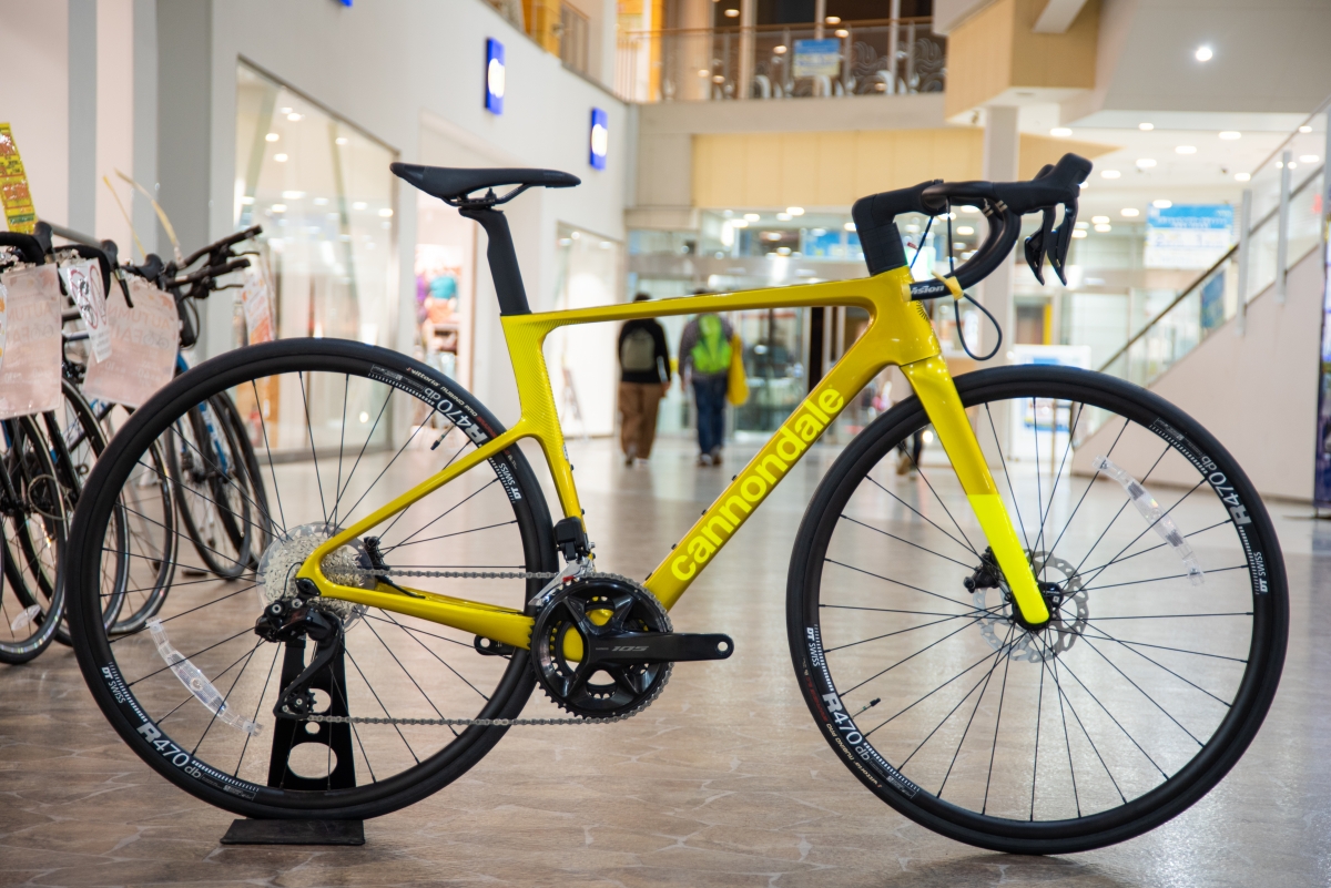 蛍光黄色バイク所有の私が絶賛する「色と走行性能を両立」したオール