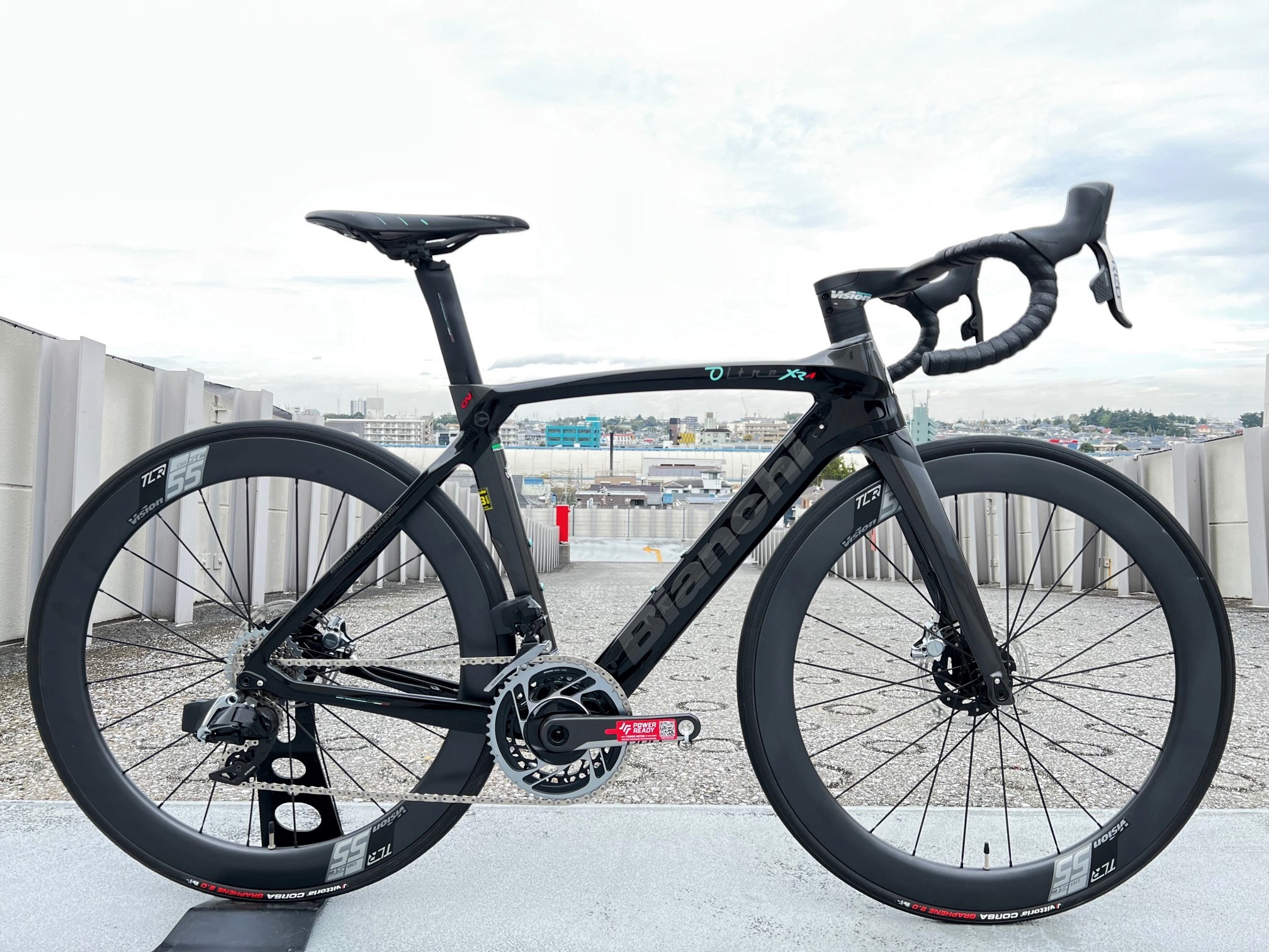 耳打ちでお知らせ…Bianchi Oltre XR4が特価で手に入る秘密を教えちゃい