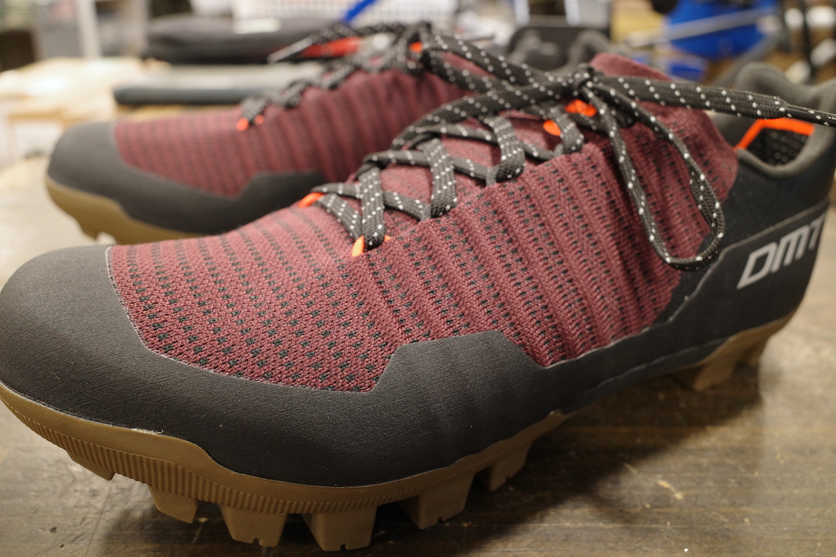 DMT】ニット仕様のグラベルシューズが限定特価 | 船橋で自転車をお探し