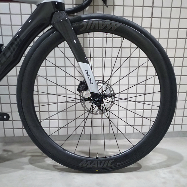 ついにモデルチェンジ【MAVIC】一番売れているカーボンホイール COSMIC