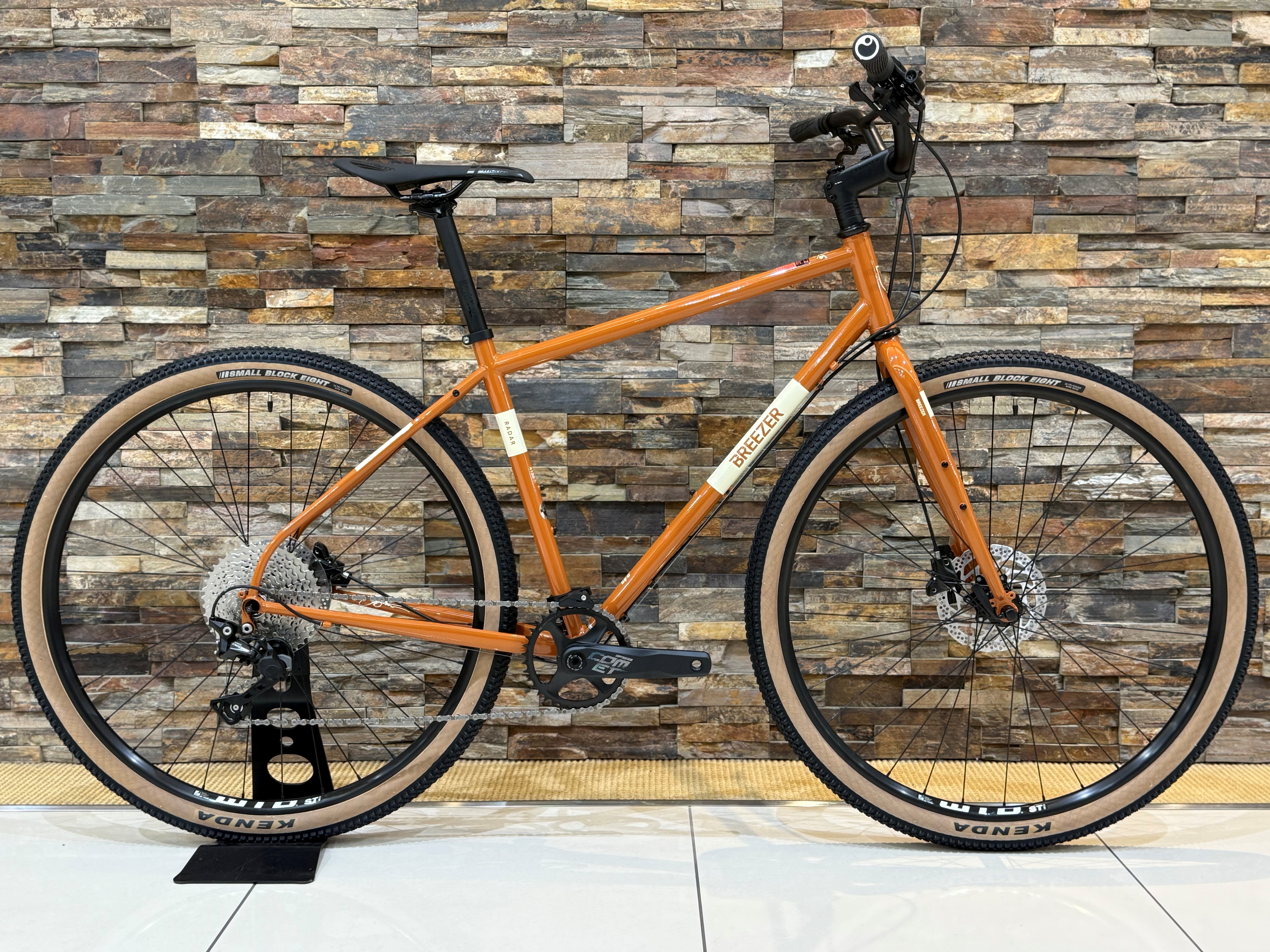 スタッフブログ】アドベンチャーバイクに憧れて…街乗りクロスバイク