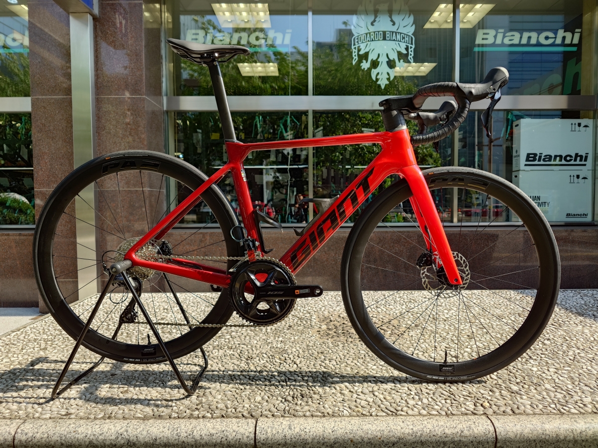 GIANT 新入荷!! ジャイアントのエアロと言ったらこのプロペルですよね