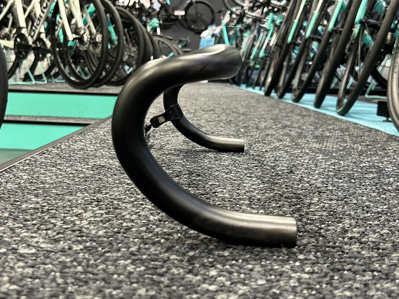TNI】2万円台で170g！？超軽いカーボンハンドル在庫有ります！ | 東海