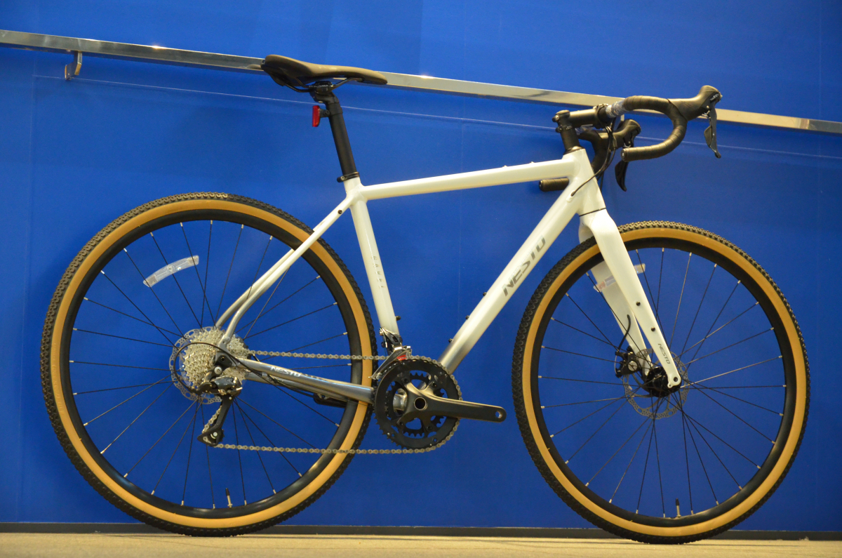 NESTO】コスパがエグいエントリー向けグラベルロード GAVEL 最新23年