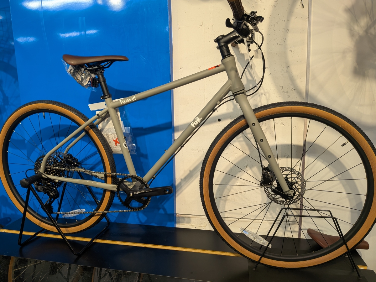 FUJI | 新宿で自転車をお探しならY's Road 新宿クロスバイク館