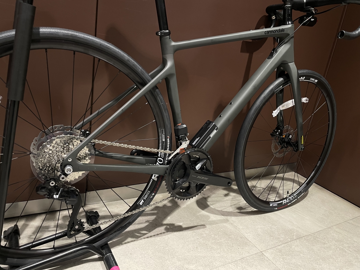 衝撃価格のフルカーボンロードバイクの48サイズが追加で入荷しました