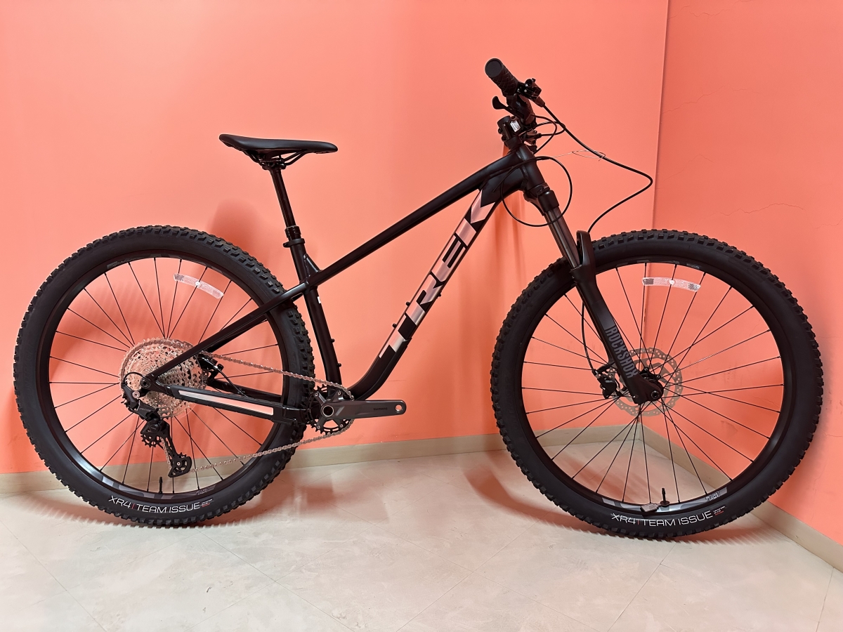 TREK】人気の本格マウンテンバイク、 Roscoe7在庫あります！ | 新宿で