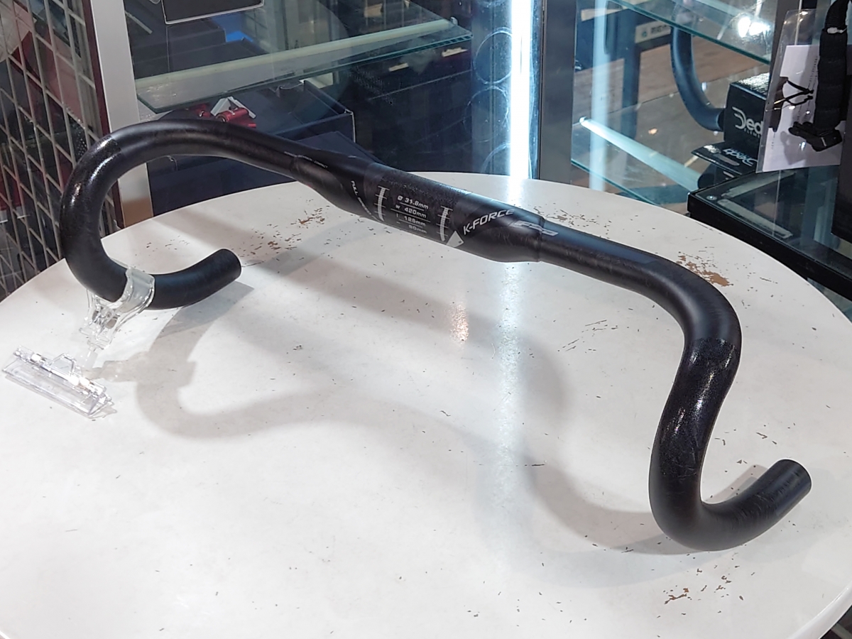 スタッフブログ】FSAの軽量ハンドルをご紹介！カーボン柄がカッコいい