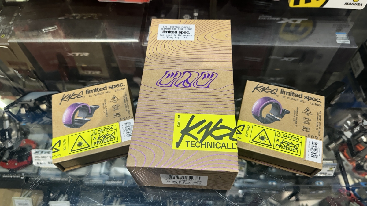 KNOGより限定カラーのライトとベルが登場！！ | 新宿でスポーツ