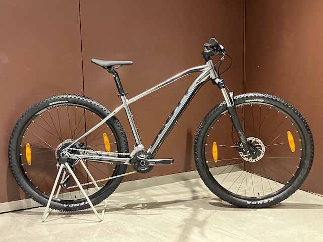 SCOTT】シルバーカラー×マットブラックが渋い‼︎お手頃なMTB入荷して