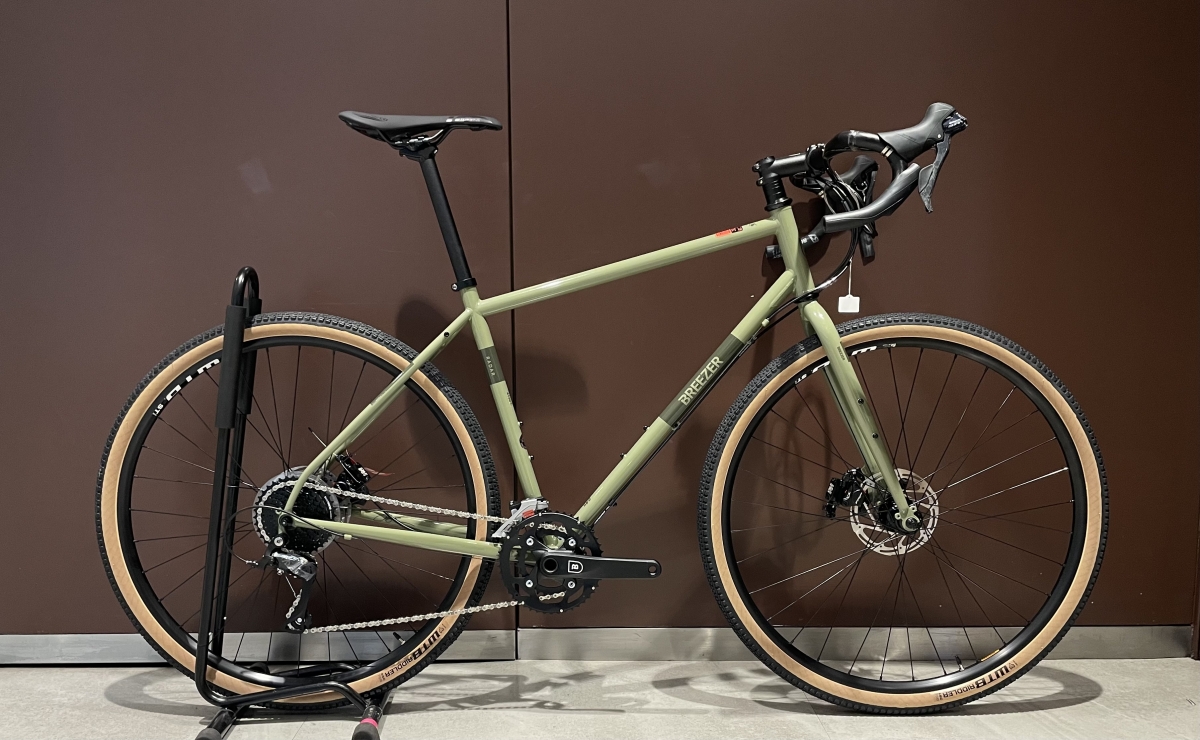 特価の格好良いクロモリグラベルロードはいかがでしょうか？ | 新宿で