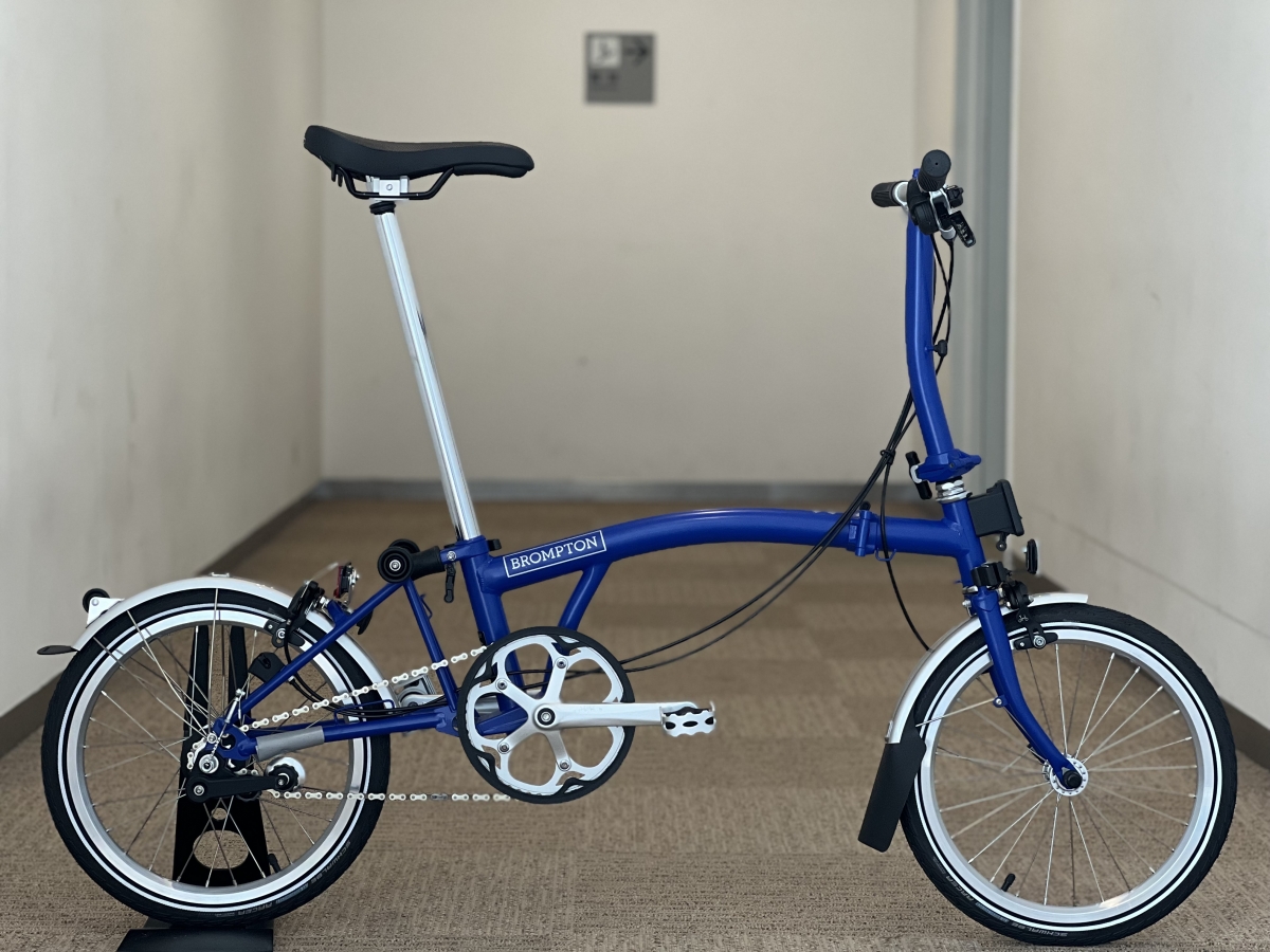 BROMPTON】シルバーパーツを使ったC-LINE。「ピカデリーブルー」6速