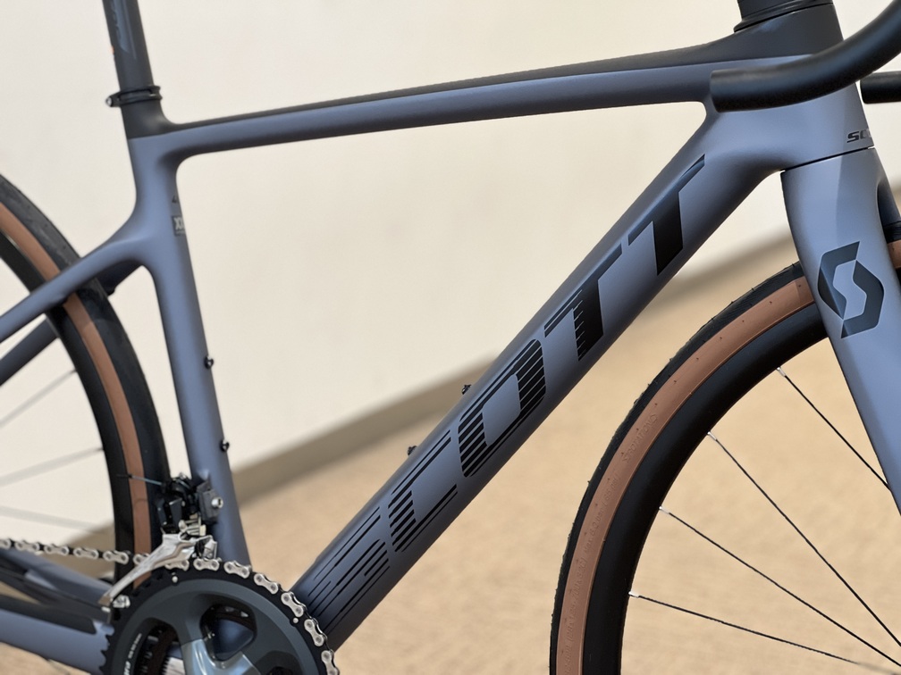 SALE】カーボンフレームの軽量エンデュランスモデル「SCOTT ADDICT 40