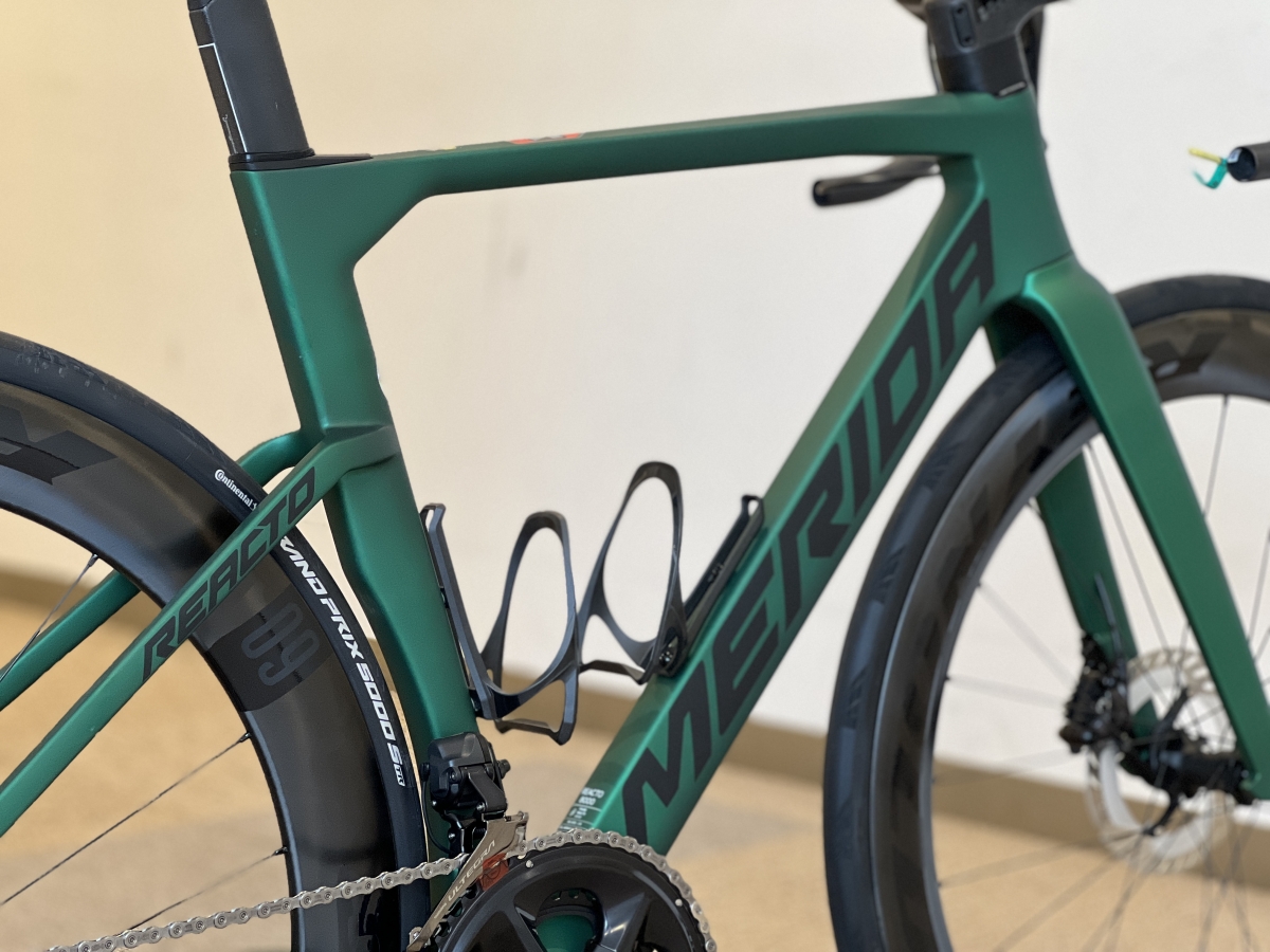 2025BlackFriday】刺さる人には刺さる！ULTEGRA Di2にカーボンホイール
