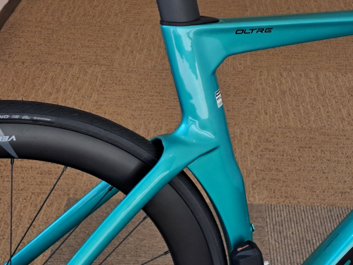 超SALE】Di2×カーボンホイール搭載のエアロロードが驚異の40万円台で