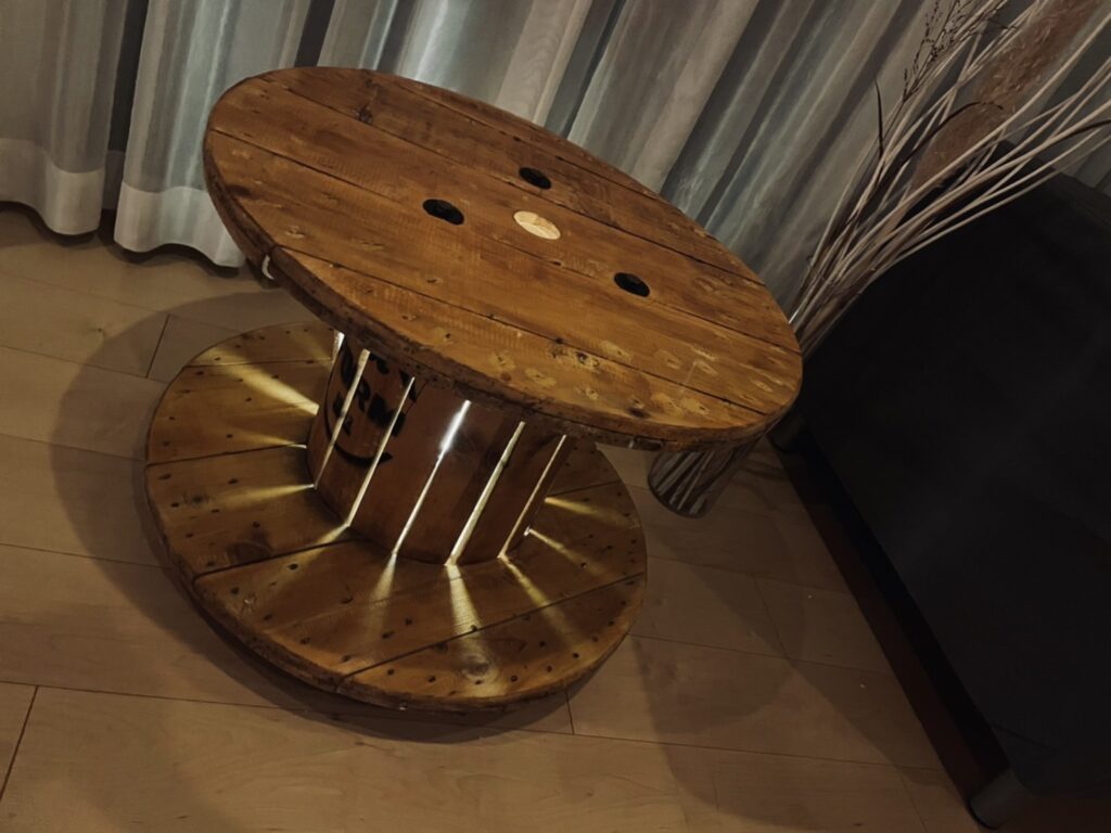 ケーブルドラム（電線ドラム）をテーブルにリメイク！リメイク方法や