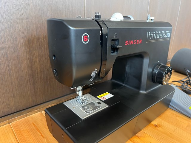 ジーンズが縫えるミシン」SINGER-SN773Kレビュー。ミシンの選び方も解説。