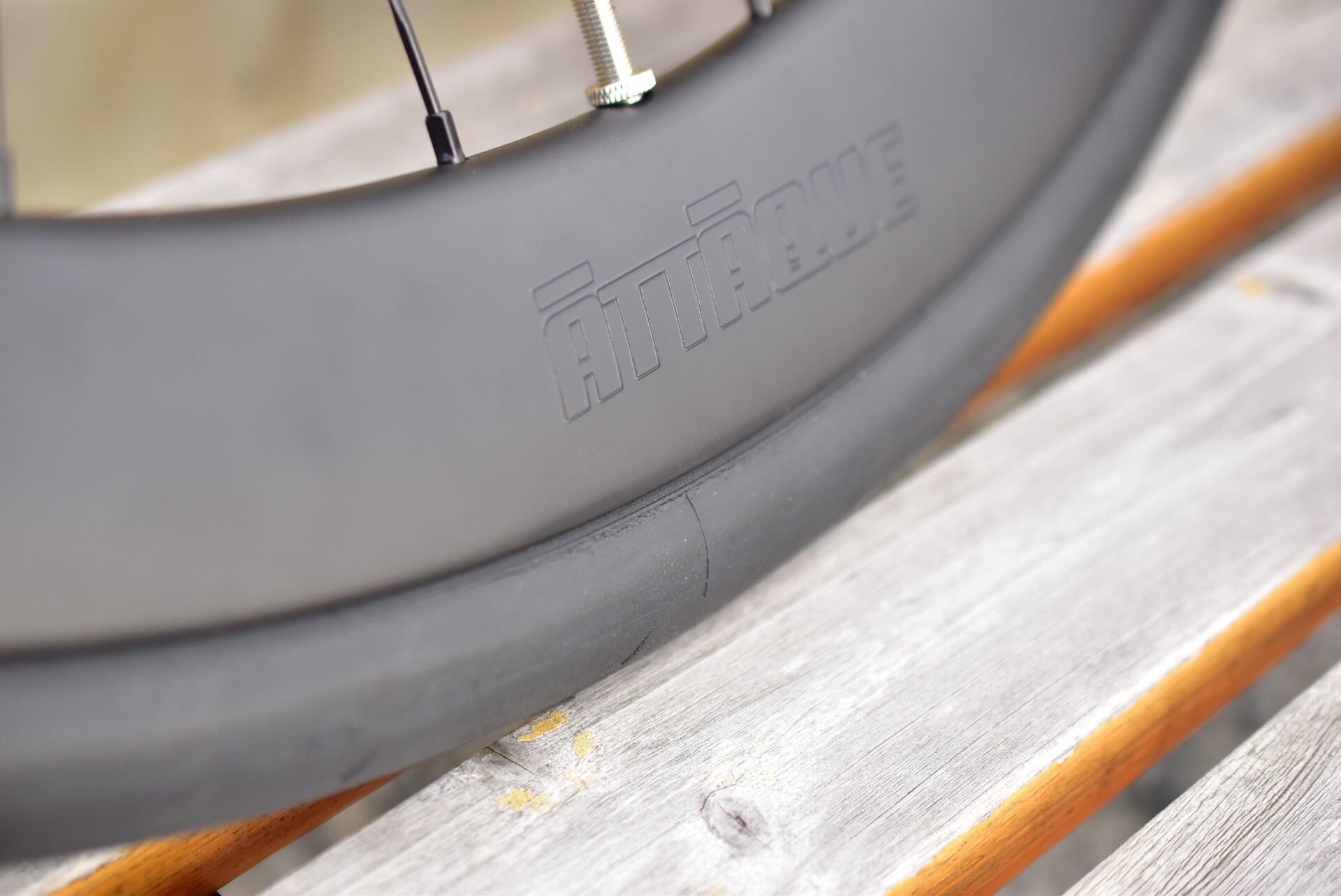 ATTAQUE Carbon 50mm クリンチャーホイールレビュー | 軽量・エアロ