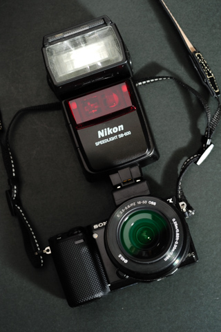 NEX-5、NEX-3系でニコン等の外付けフラッシュを使う方法